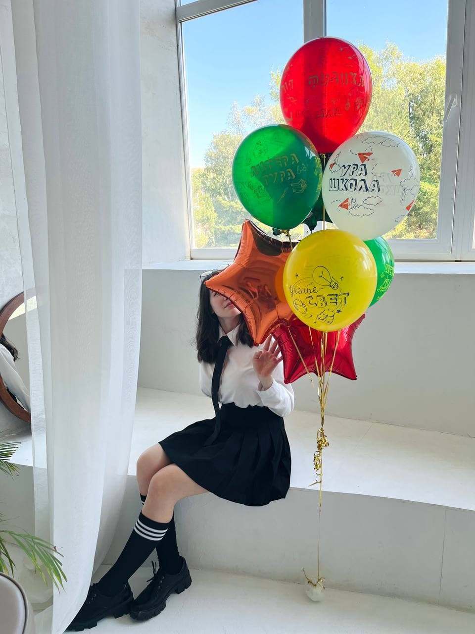 Фонтан из шаров "Яркая Школа"