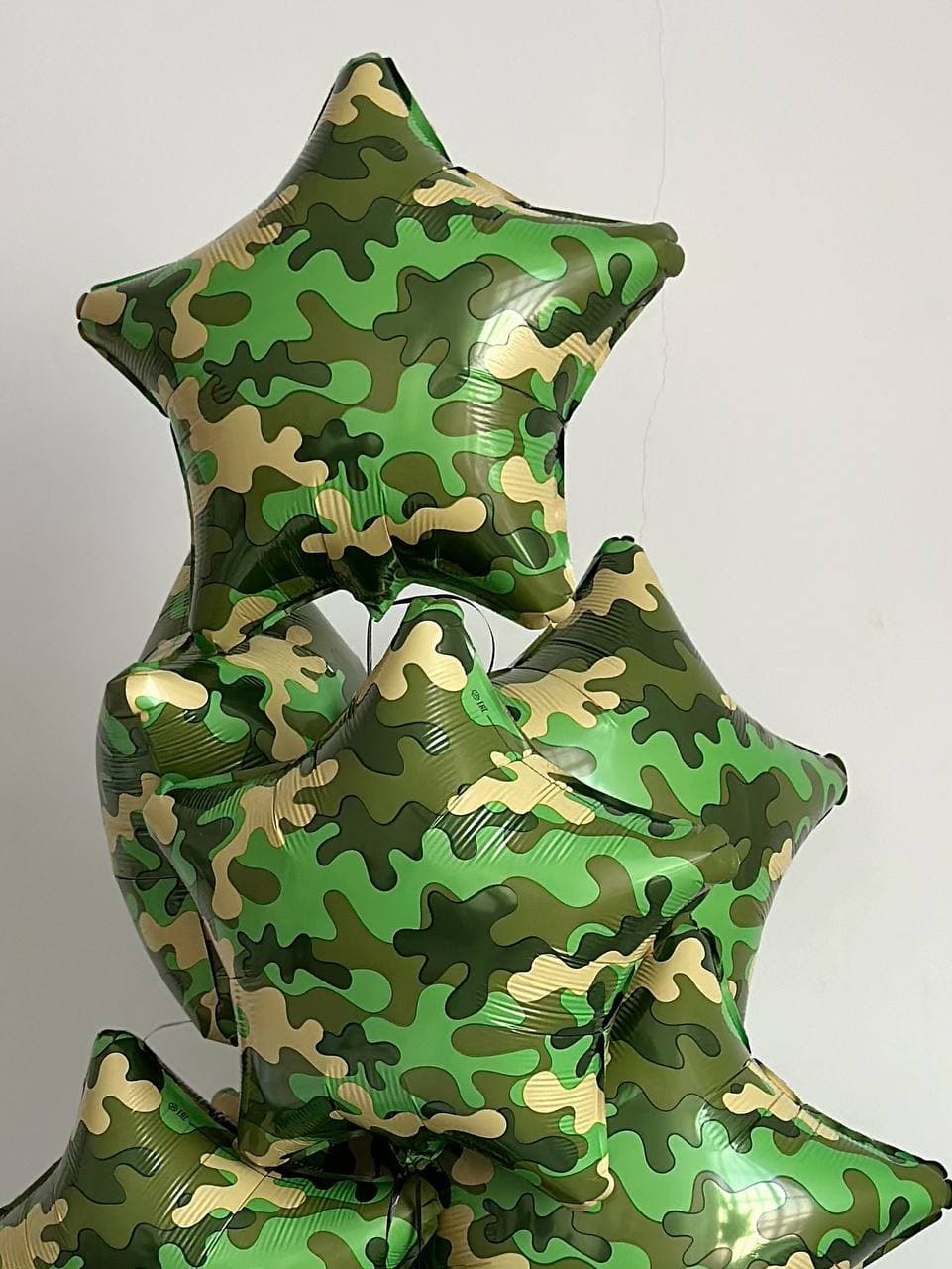 Фонтан из шаров «Звезды Милитари»