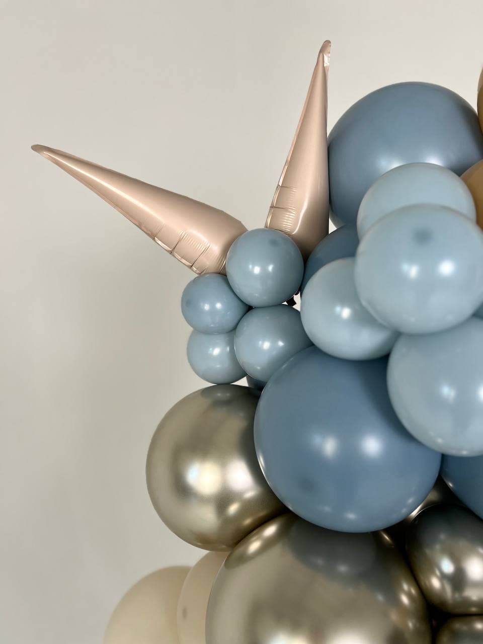Гирлянда из шаров «Латте и Ретро голубой»