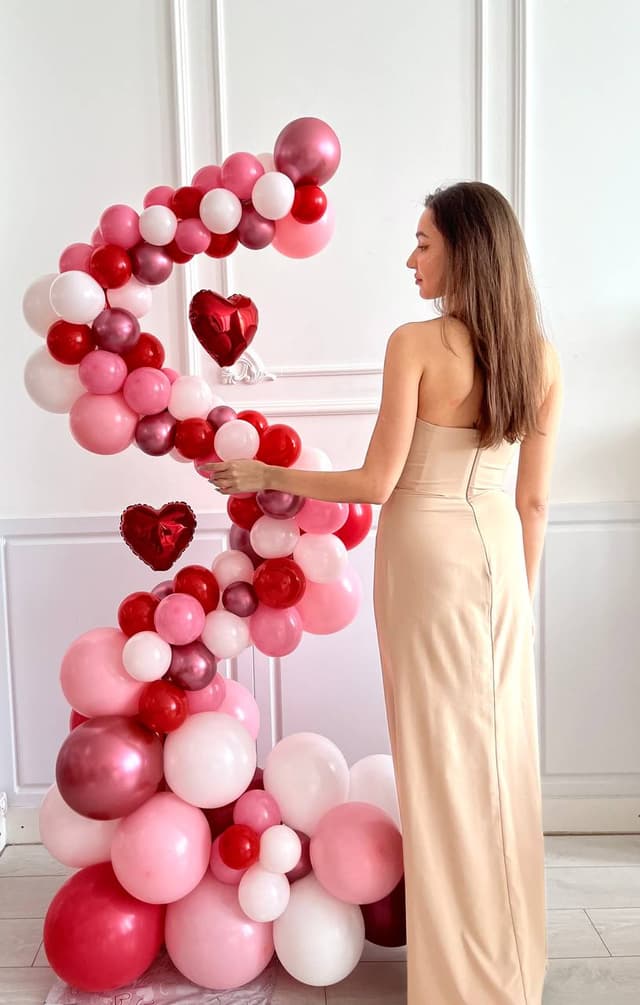 Гирлянда из шаров «Первая Любовь» Гирлянда из шаров «Первая Любовь»