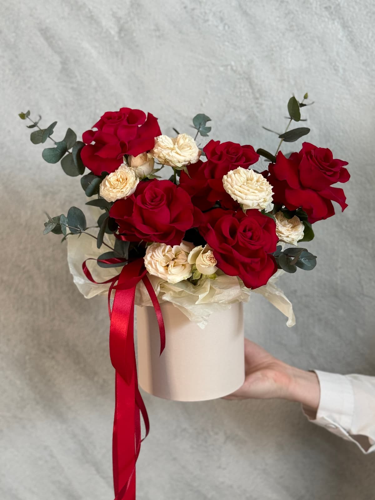 Композиция "Gentle" в шляпной коробке