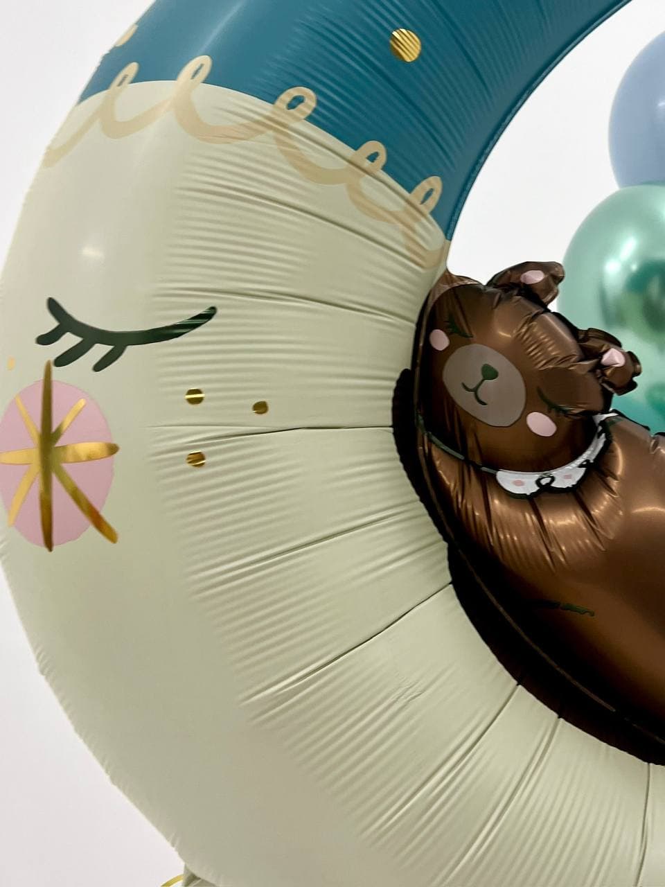 Композиция из шаров «Глазки закрывай»