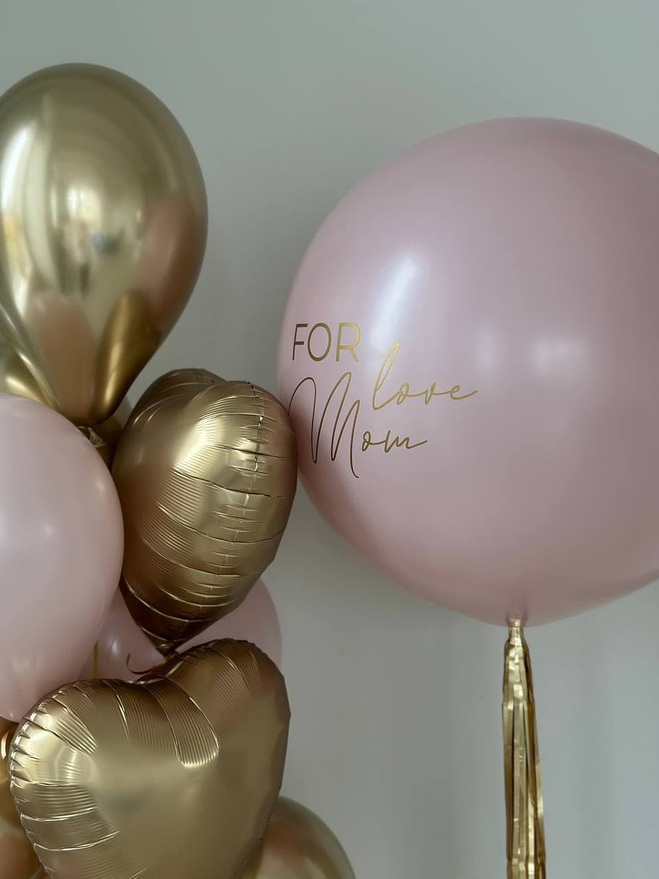 Композиция из шаров «Love mom»