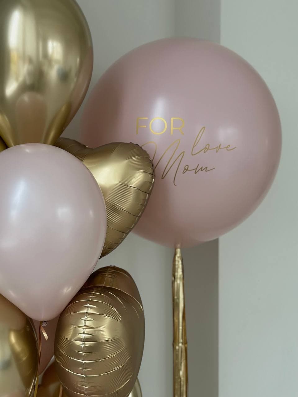 Композиция из шаров «Love mom»