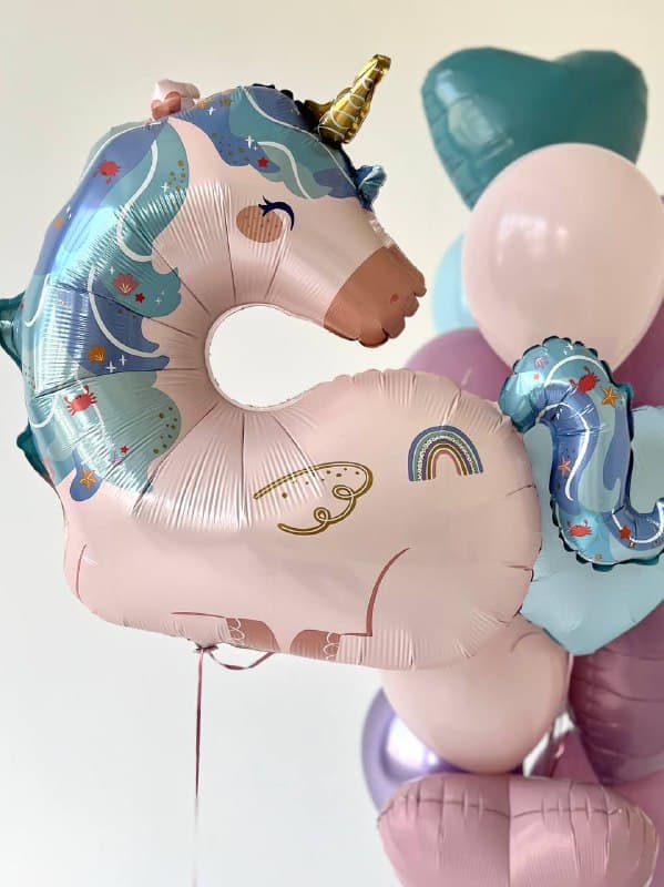 Композиция из шаров «Морской единорог»