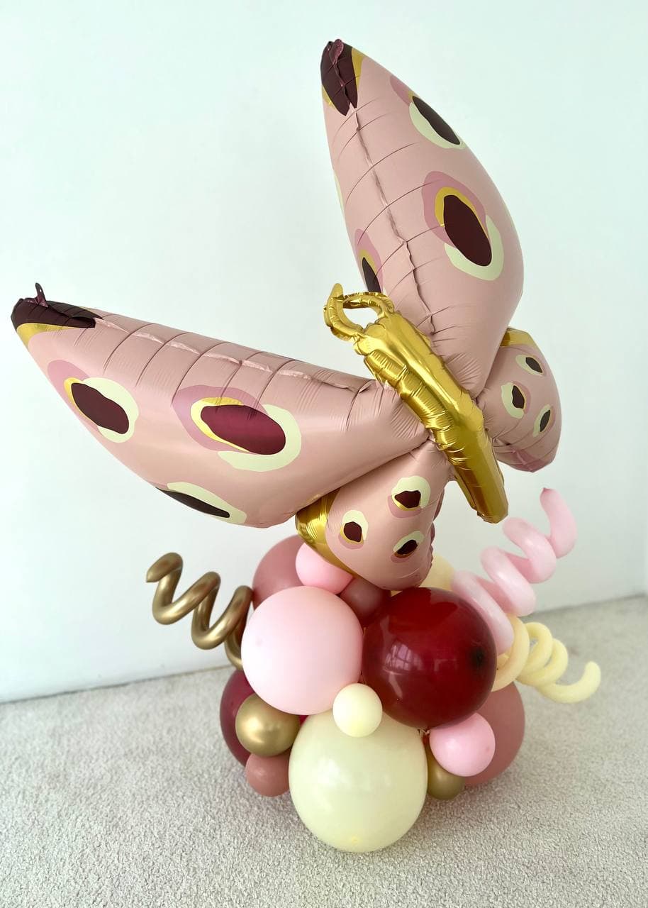 Композиция из шаров с воздухом «Бабочка весенняя»