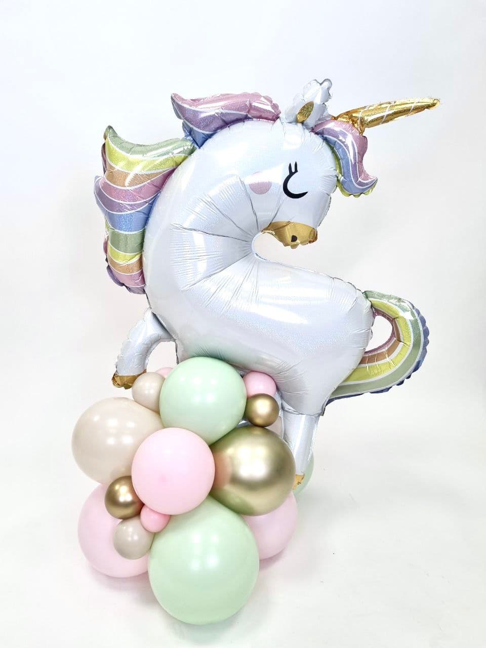 Композиция на стойке с воздухом «Радужный Единорог»