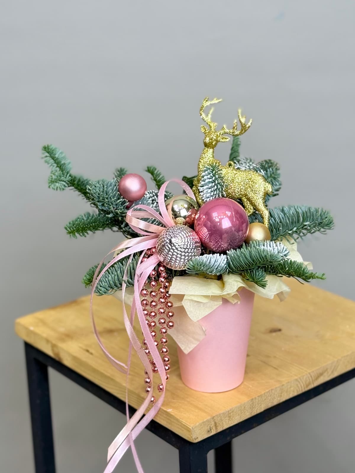 Композиция "Розовое золото" в стаканчике