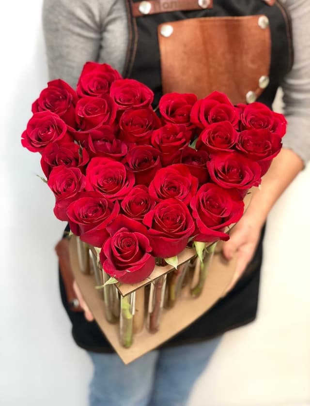 Композиция 25 Эквадорских Роз в пробирках Композиция 25 Эквадорских Роз в пробирках