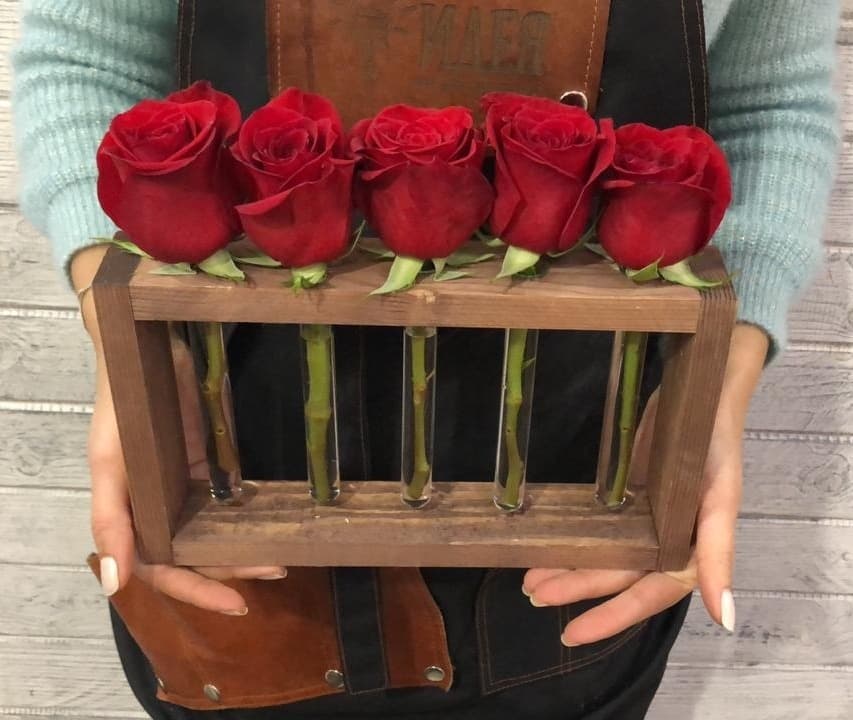 Композиция 5 роз в пробирках Уфа
