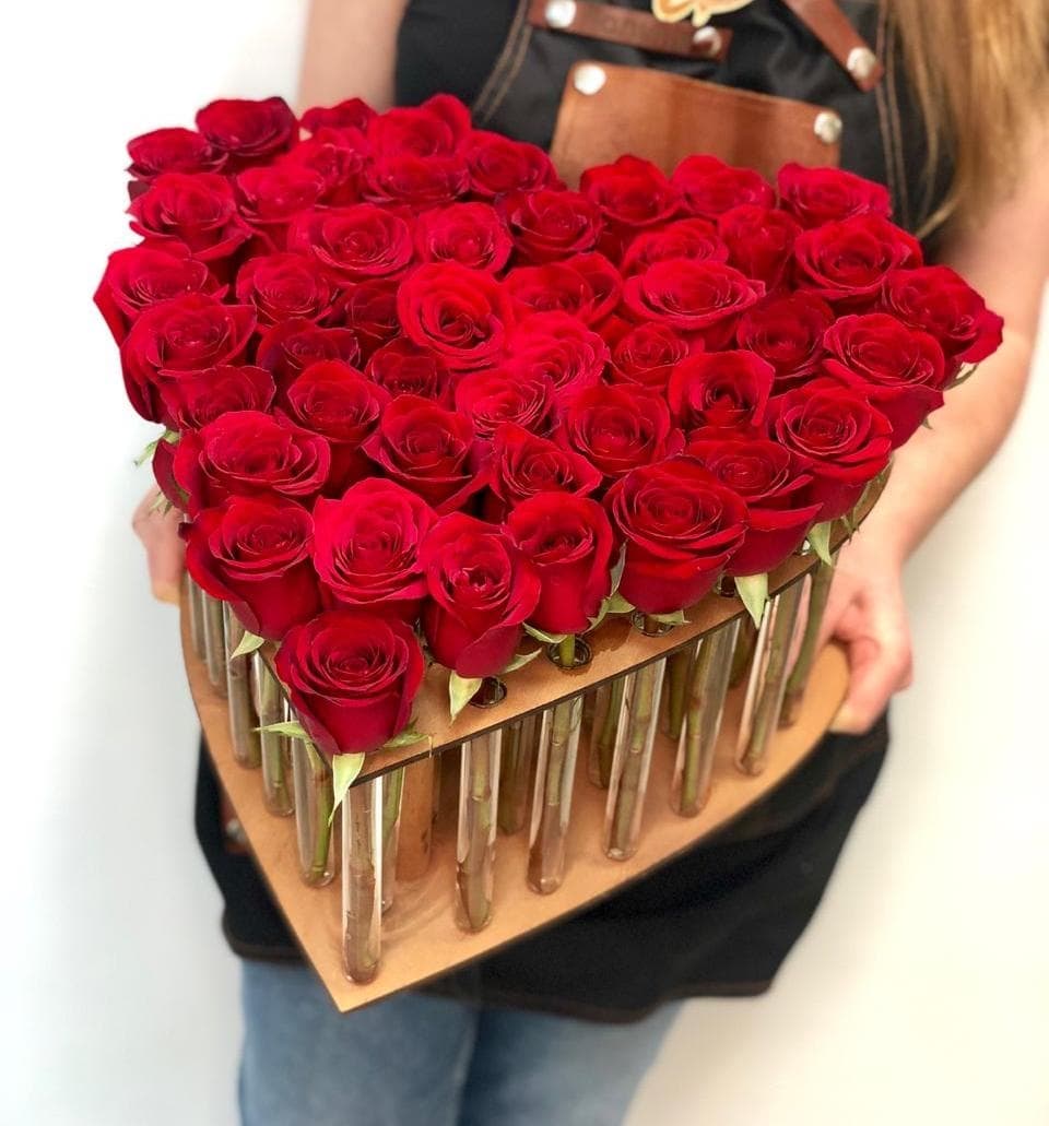 Композиция 51 Эквадорская Роза в пробирках