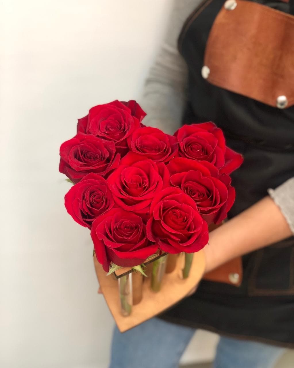 Композиция 9 роз в пробирках Уфа