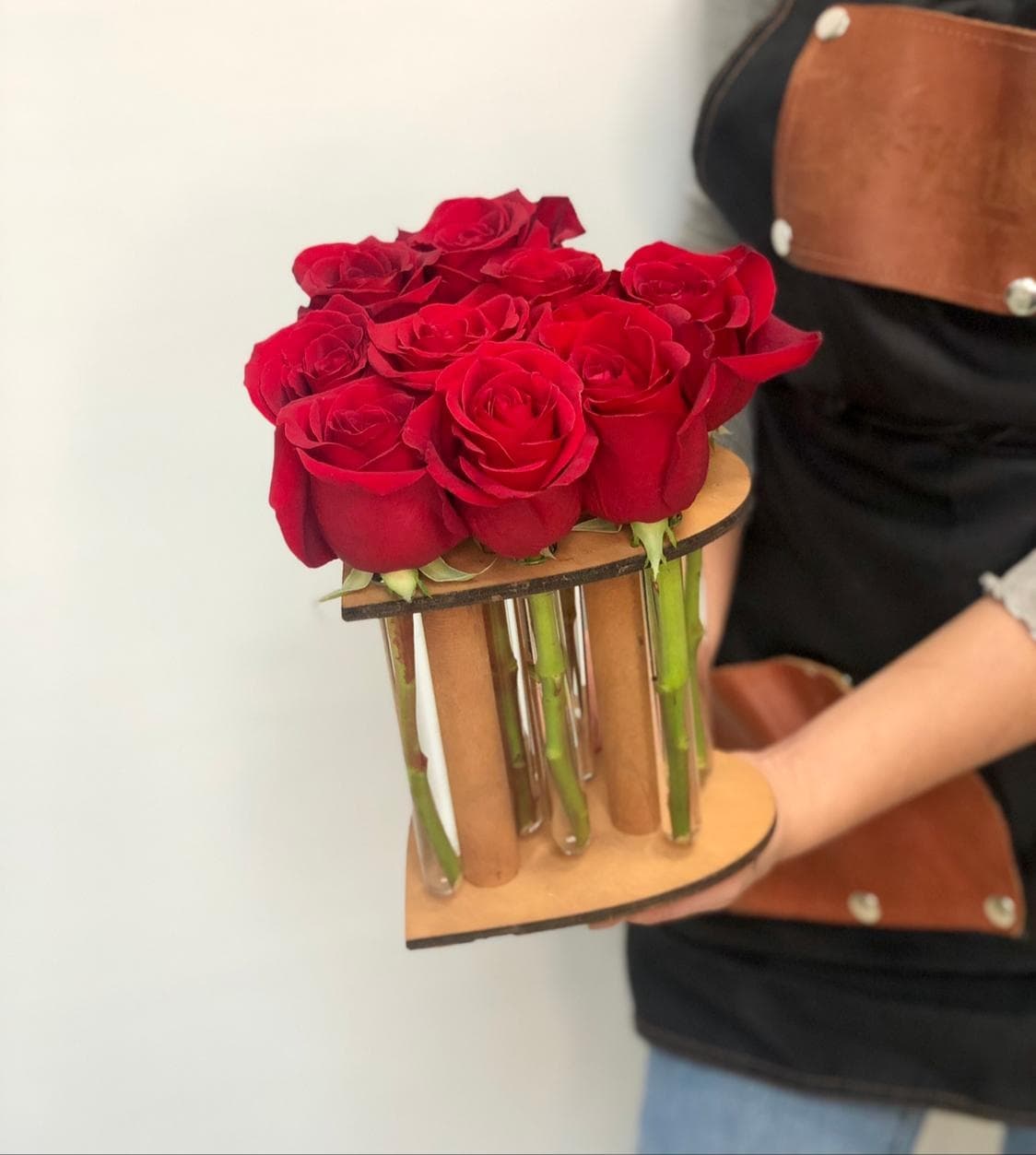 Композиция 9 роз в пробирках Уфа