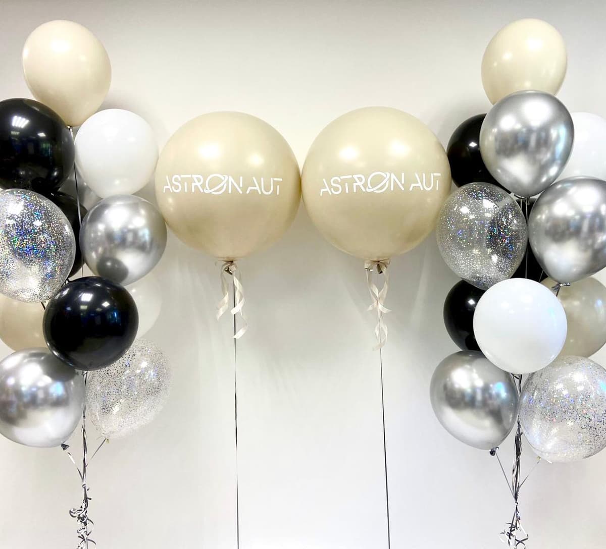 Композиция из шаров "Белый песок"