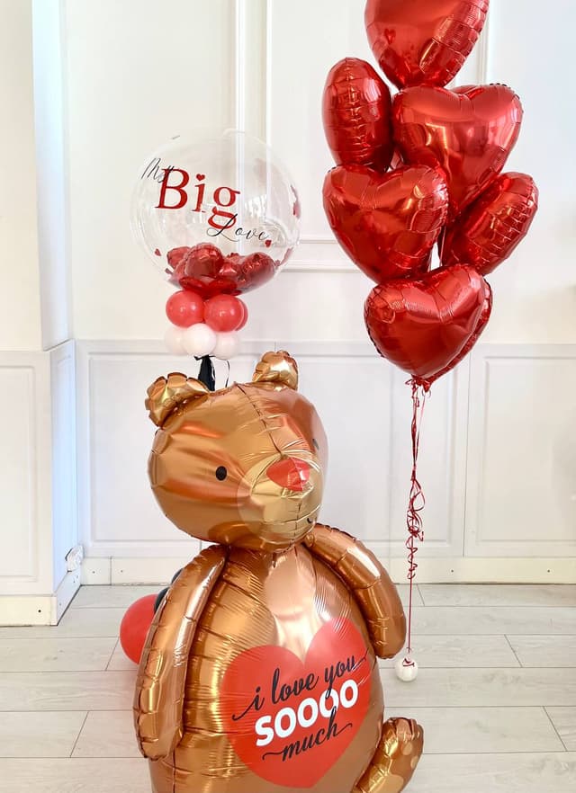 Композиция из шаров «Я тебя очень-очень люблю» Композиция из шаров «Я тебя очень-очень люблю»