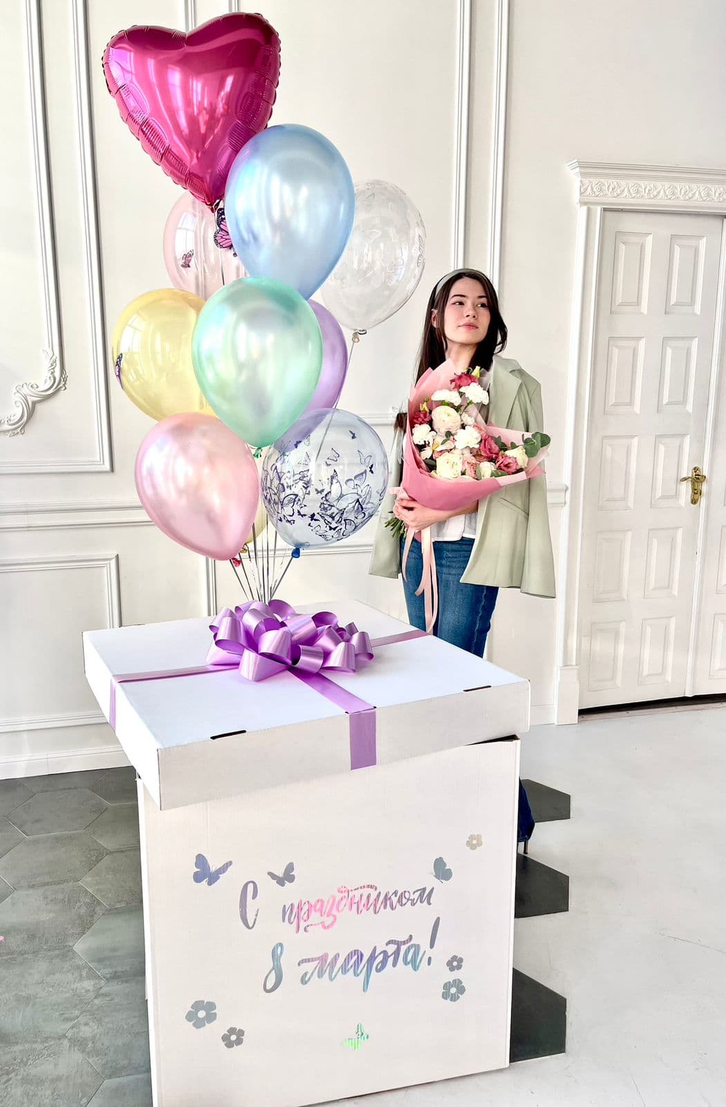 Композиция из шаров "Коробка сюрприз пион"