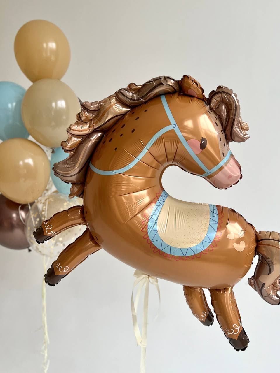 Композиция из шаров «Маленькая лошадка»