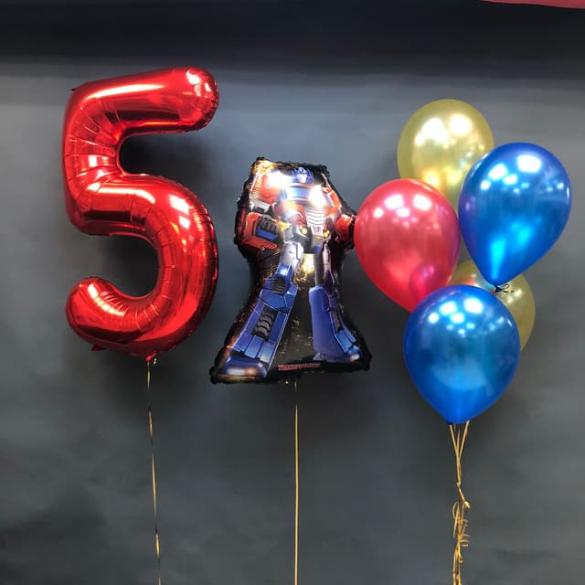 Композиция из шаров "Оптимус Прайм" Композиция из шаров "Оптимус Прайм"