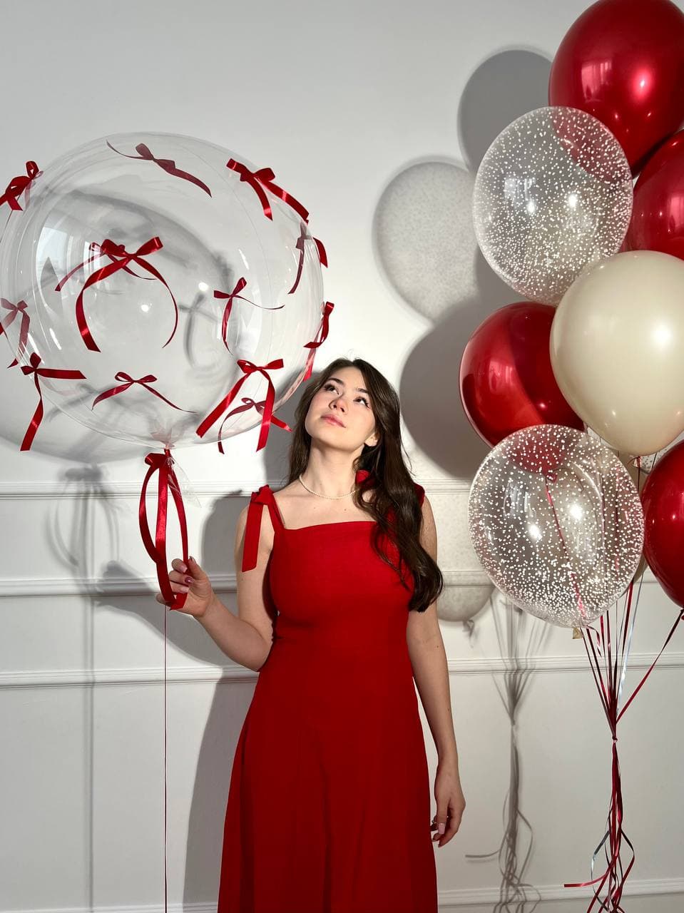 Композиция из шаров «Красные бантики»