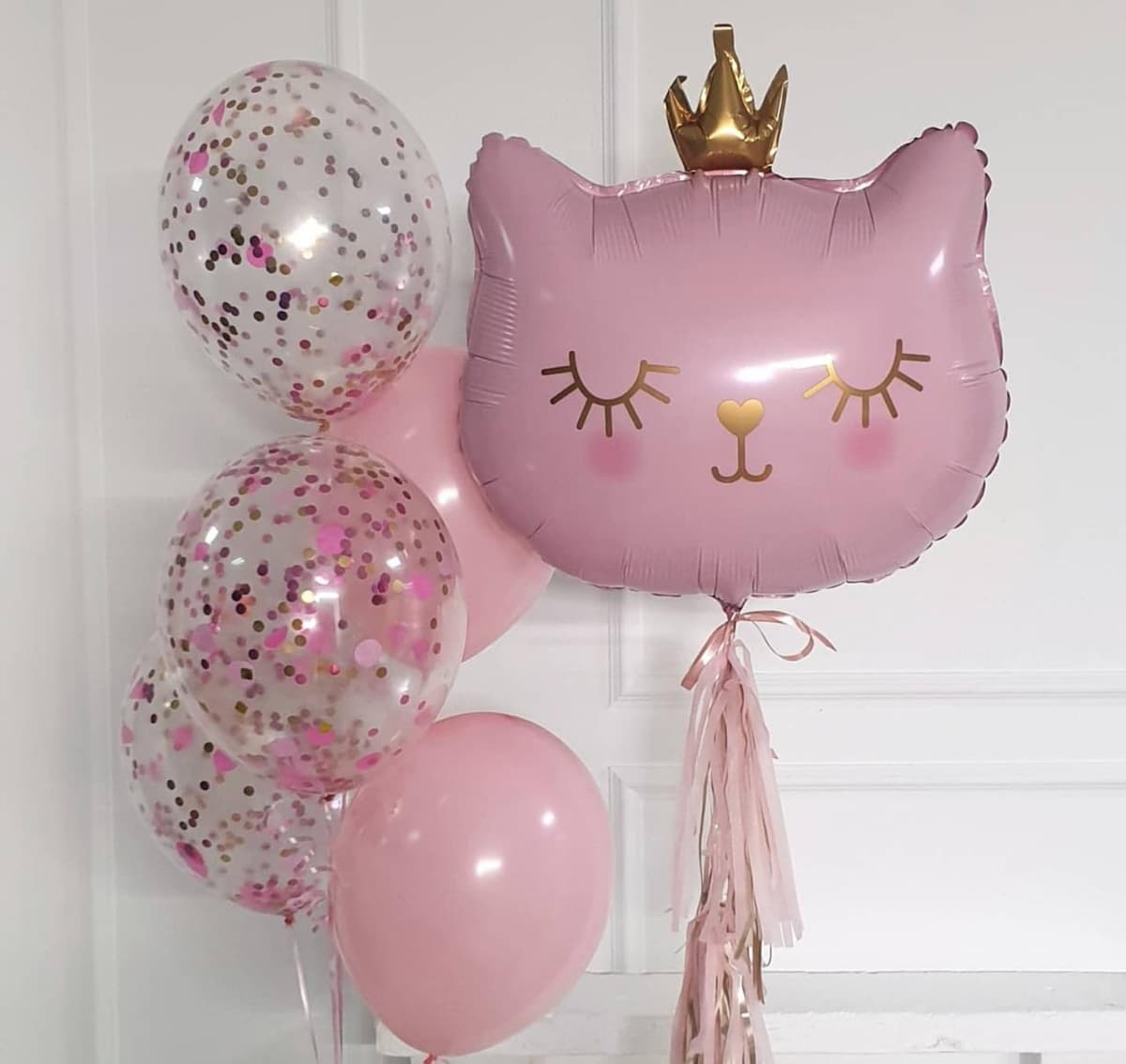 Композиция из шаров "Розовая кошка"