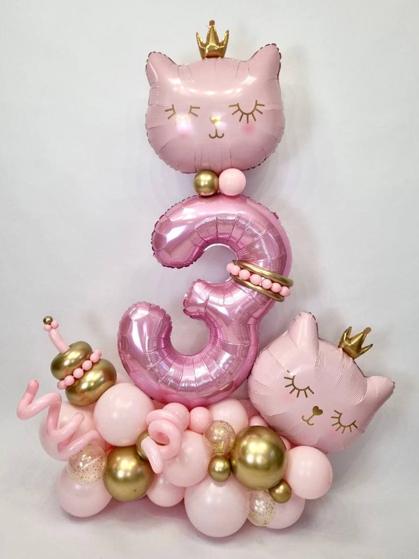 Композиция из шаров с воздухом "Кошка принцесса"