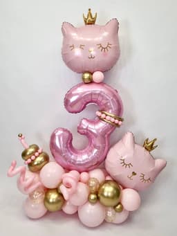 Композиция из шаров с воздухом "Кошка принцесса"