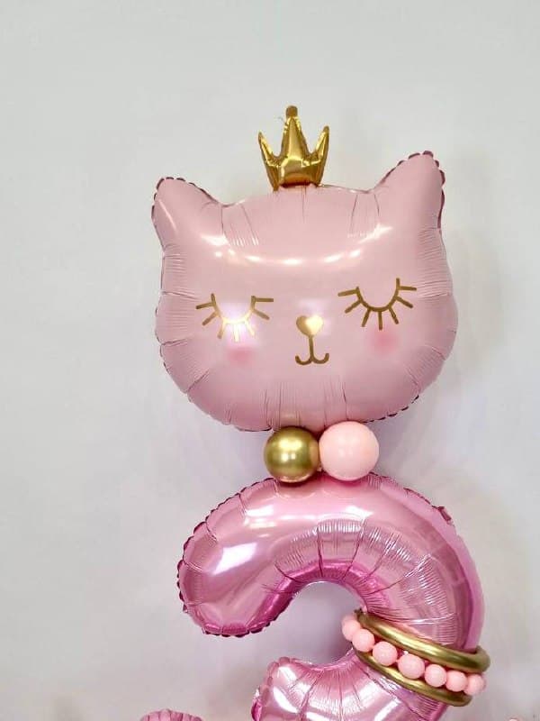 Композиция из шаров с воздухом "Кошка принцесса"