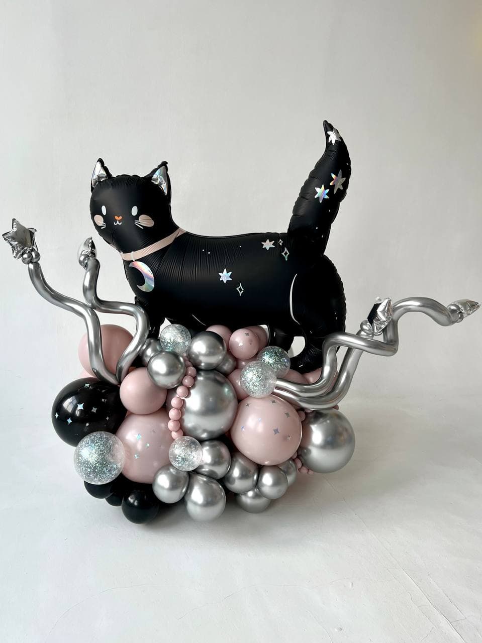 Композиция из шаров с воздухом «Лунная кошка»