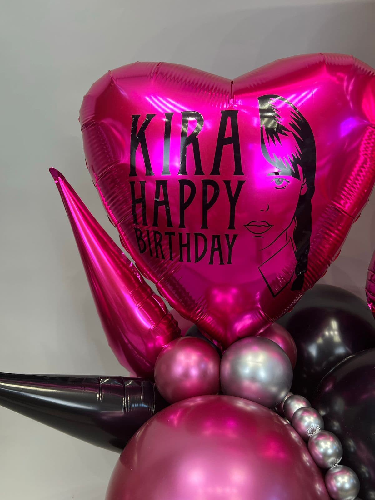 Композиция из шаров с воздухом «Мрачные Истории»