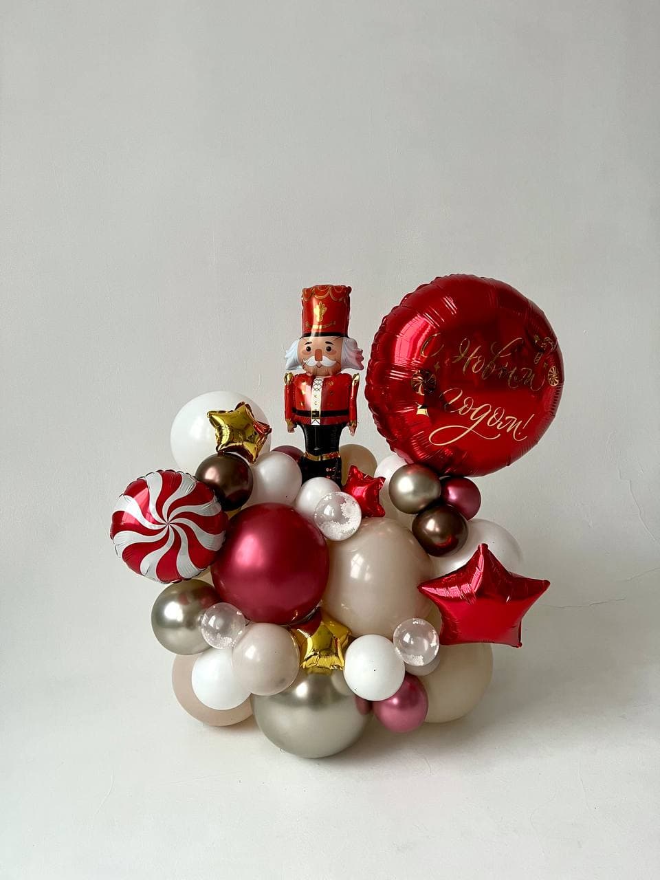 Композиция из шаров с воздухом «Новогодний праздник»