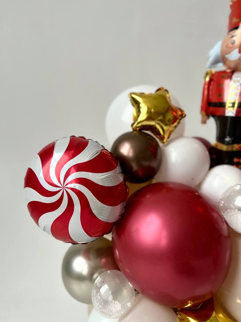 Композиция из шаров с воздухом «Новогодний праздник»