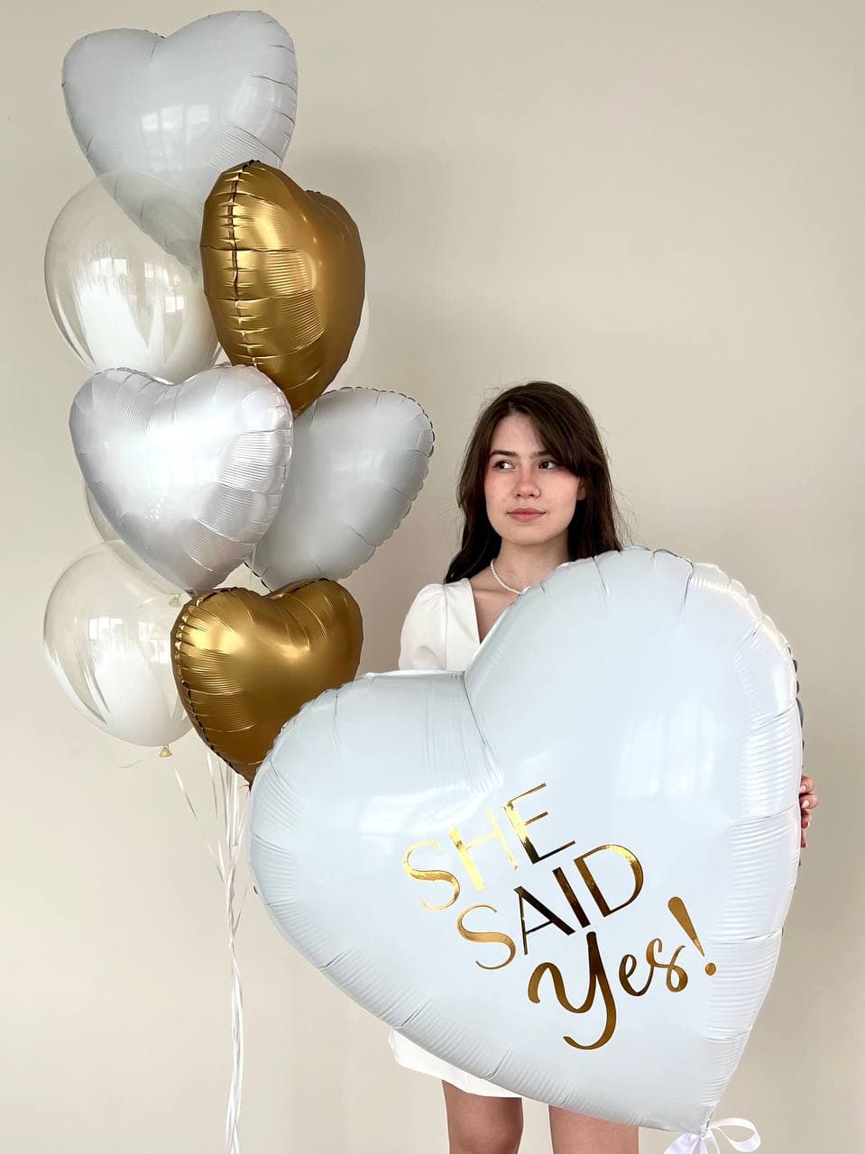 Композиция из шаров «Она ответила: «Да!»»