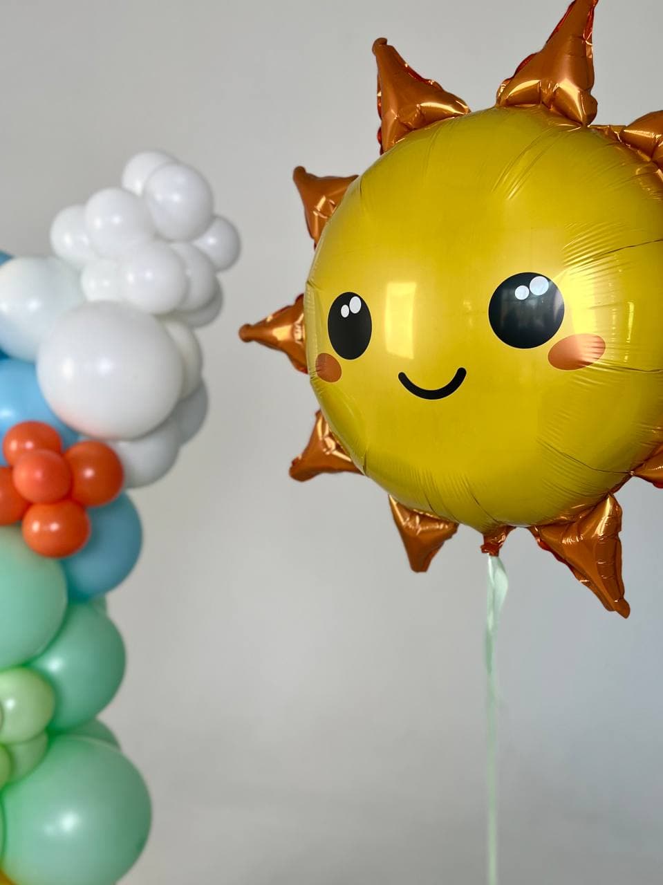 Композиция из шаров «Светит солнышко»