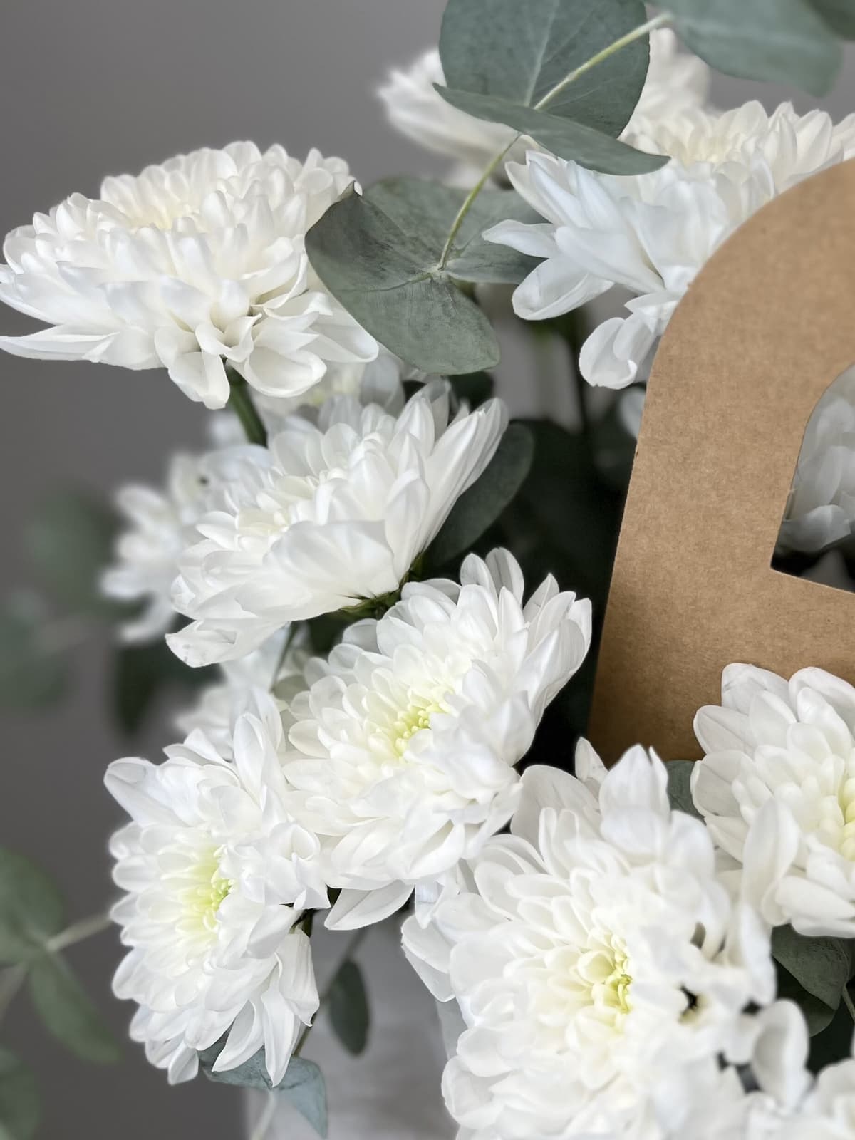 Свежая композиция хризантем "Утро на алтае"