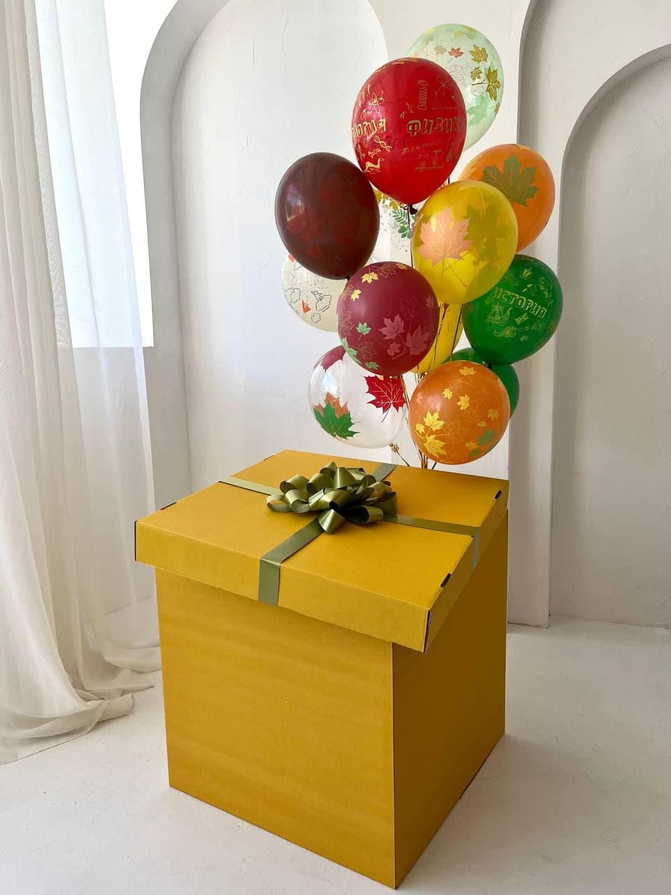 Композиция с коробкой сюрприз "Осенняя пора"