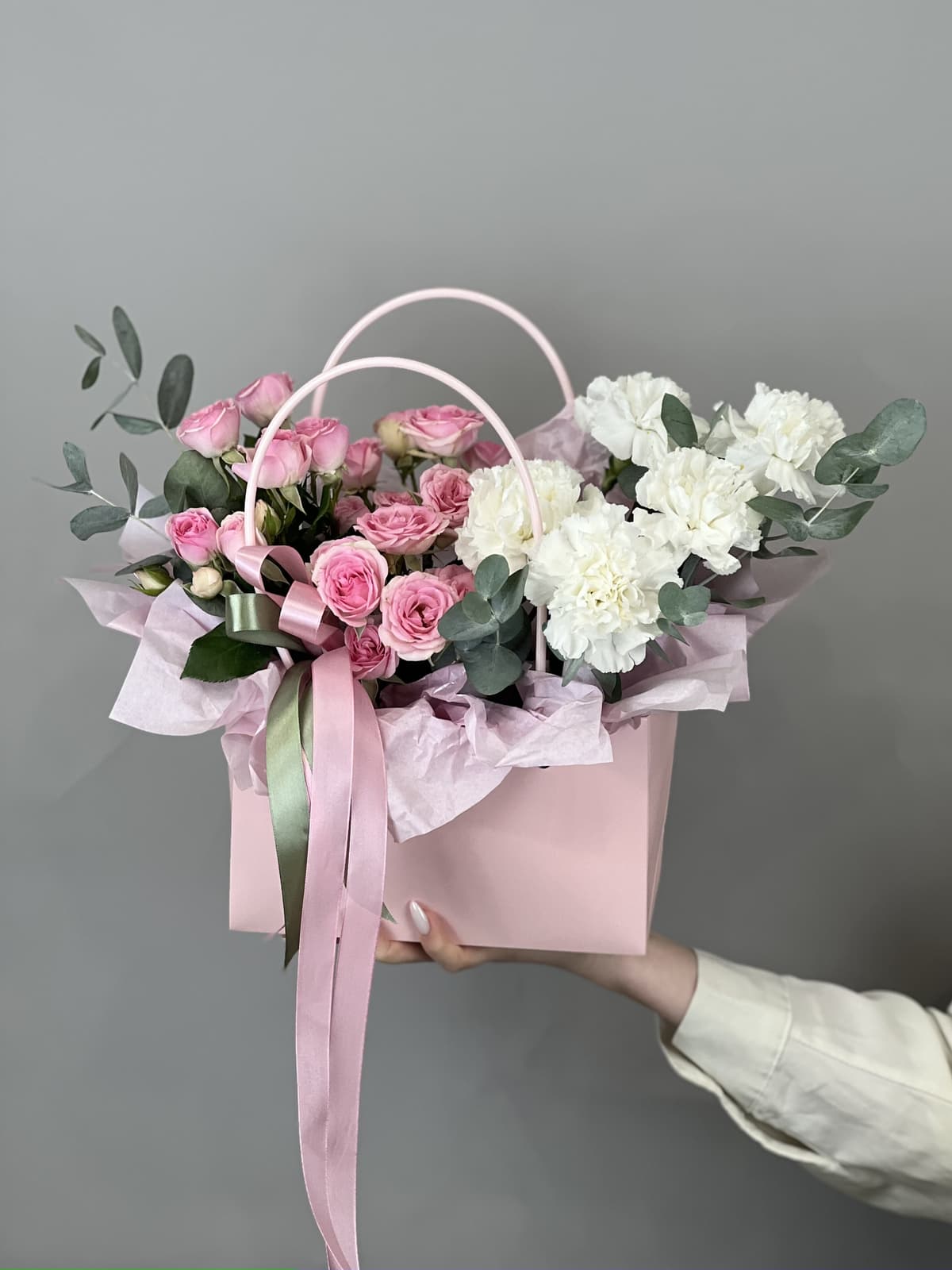 Нежная композиция "Клубника со сливками"