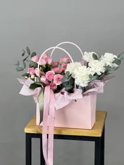 Нежная композиция "Клубника со сливками"