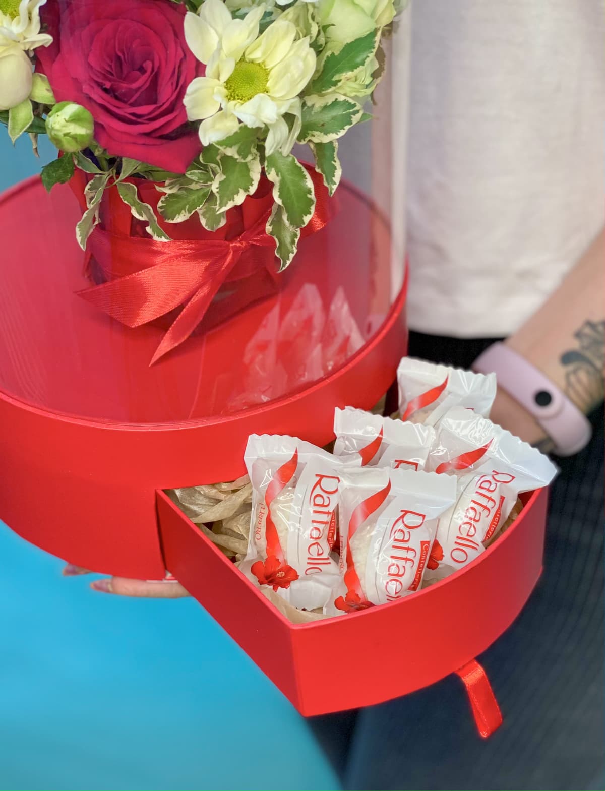 Цветочная композиция в аквариуме с сюрпризом №1