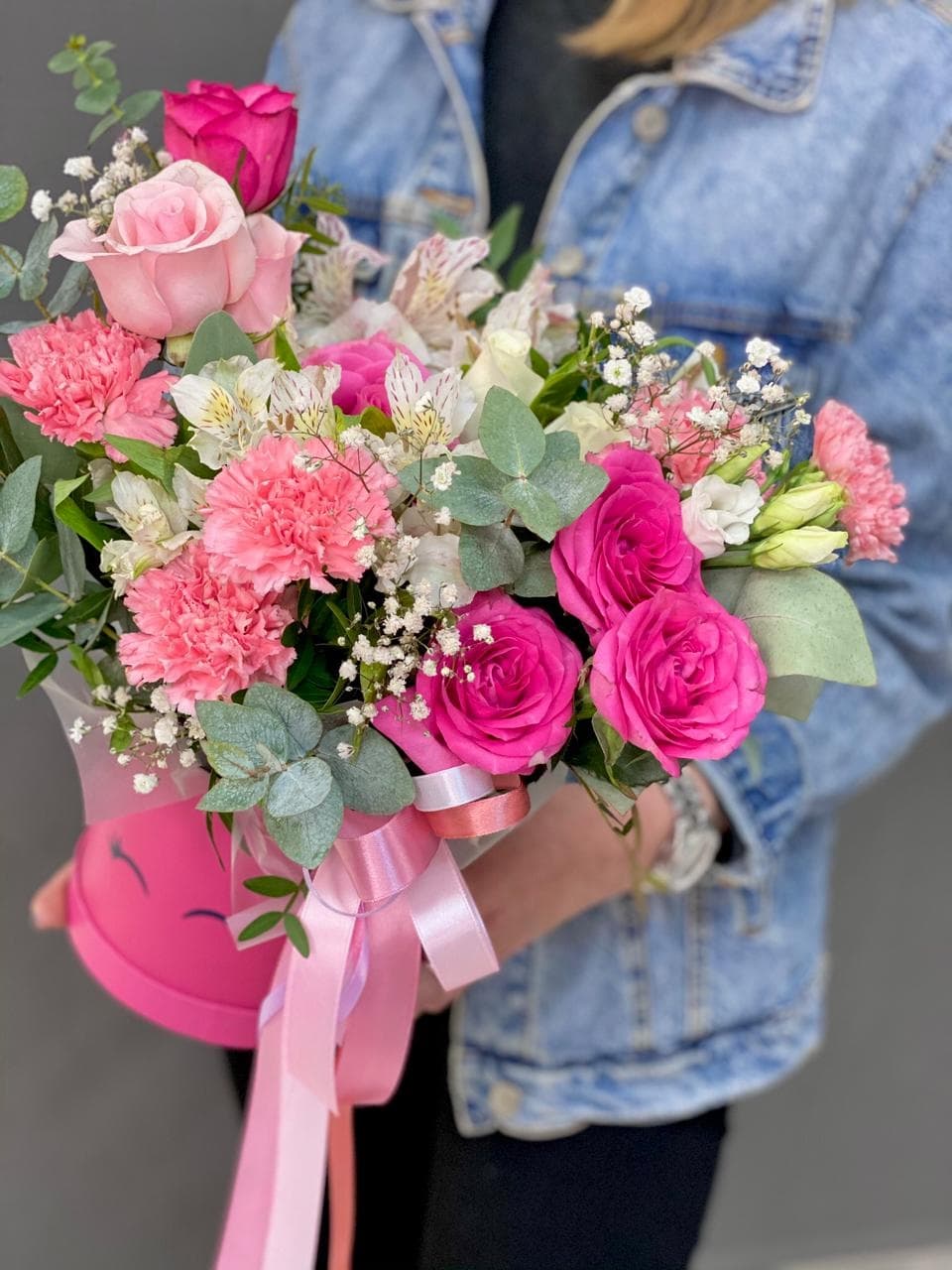 Композиция в шляпной коробке "Нежный взгляд"