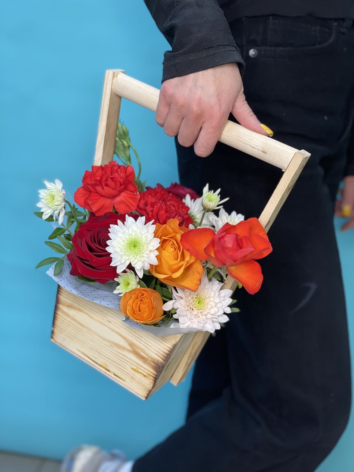 Композиция в ящике "Яркий цвет"