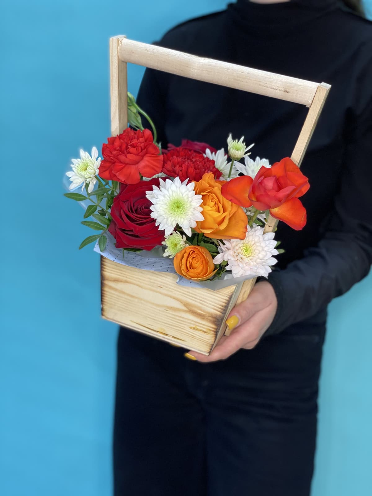 Композиция в ящике "Яркий цвет"