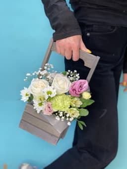 Композиция в ящике "Май"