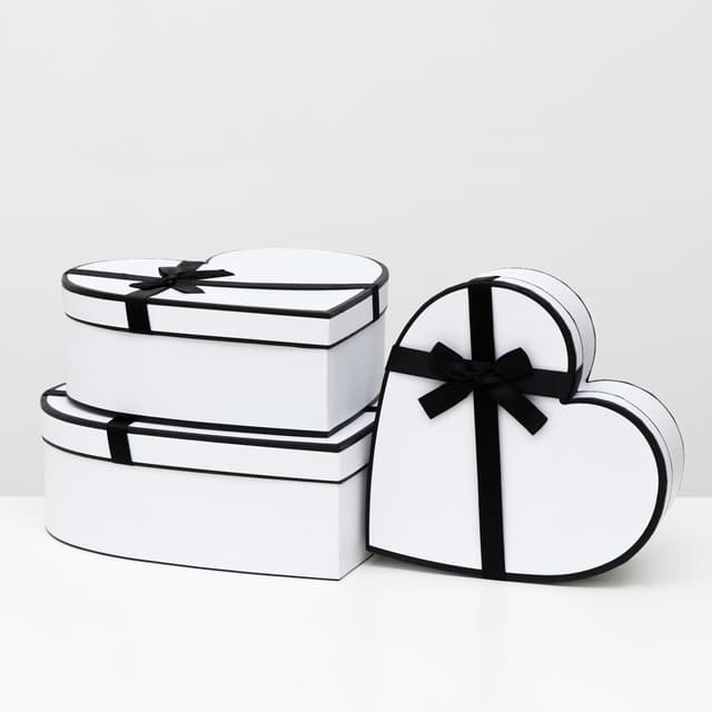 Коробка "Сердца" , 26 x 25 x 9.5 см Коробка "Сердца" , 26 x 25 x 9.5 см