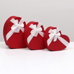 Коробка Сердце с бантом 31 х 28 х 13,5 см