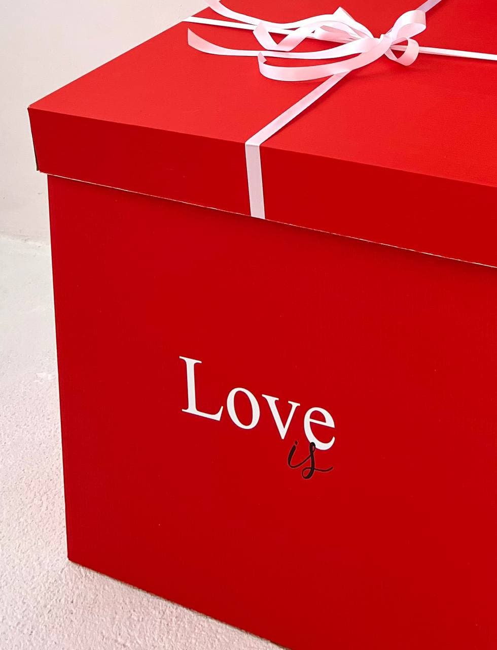 Коробка сюрприз «Love is love»