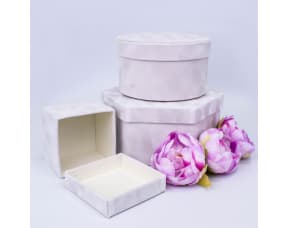 Коробка "Велюр" белая круглая M 17,5 x 10 см Коробка "Велюр" белая круглая M 17,5 x 10 см