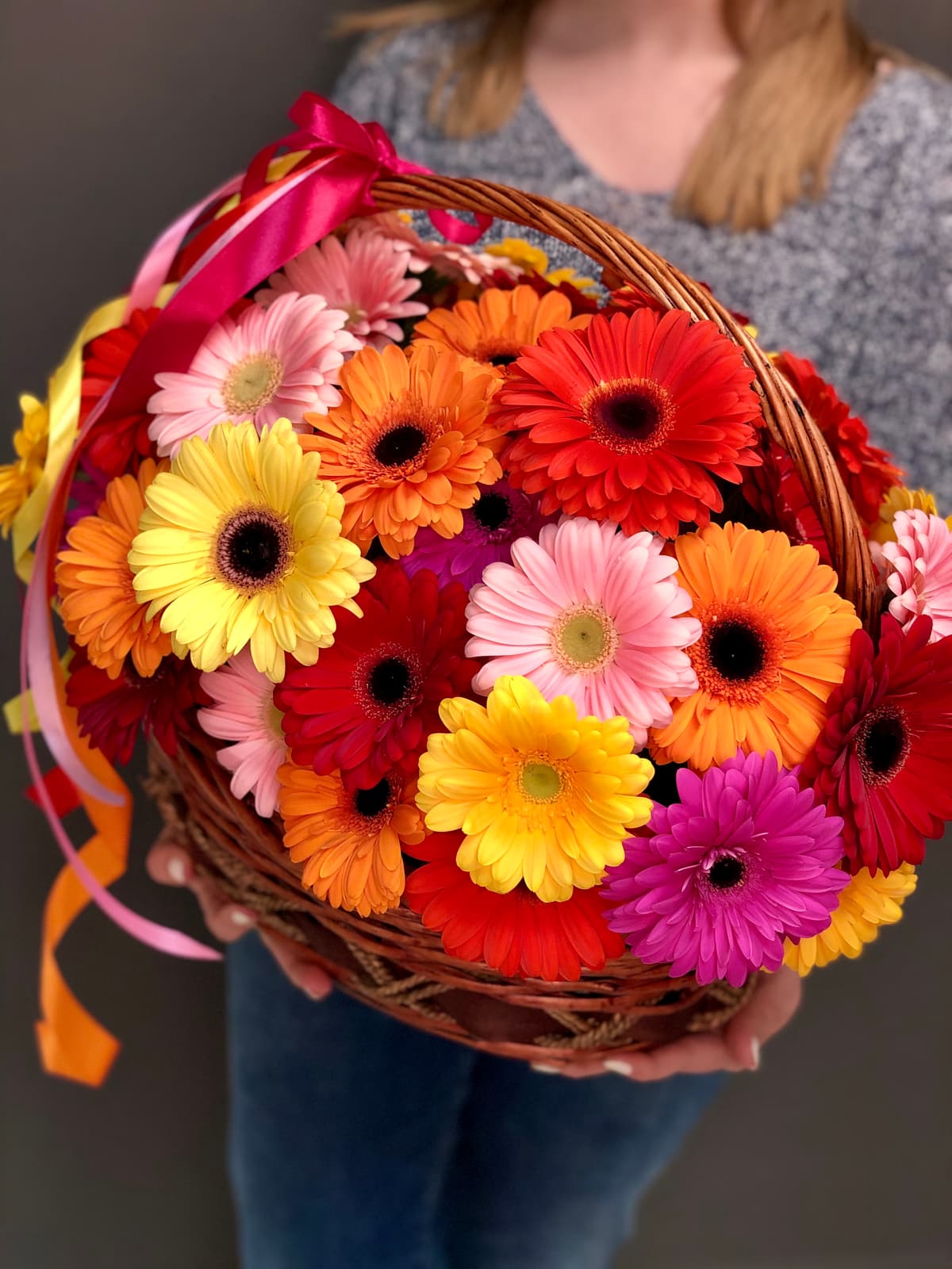 Красивая корзина с Герберами