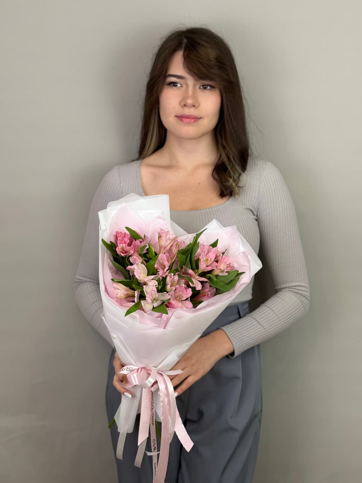 МЕГА АКЦИЯ Цветочный букет из 5 альстромерий "Primadonna"