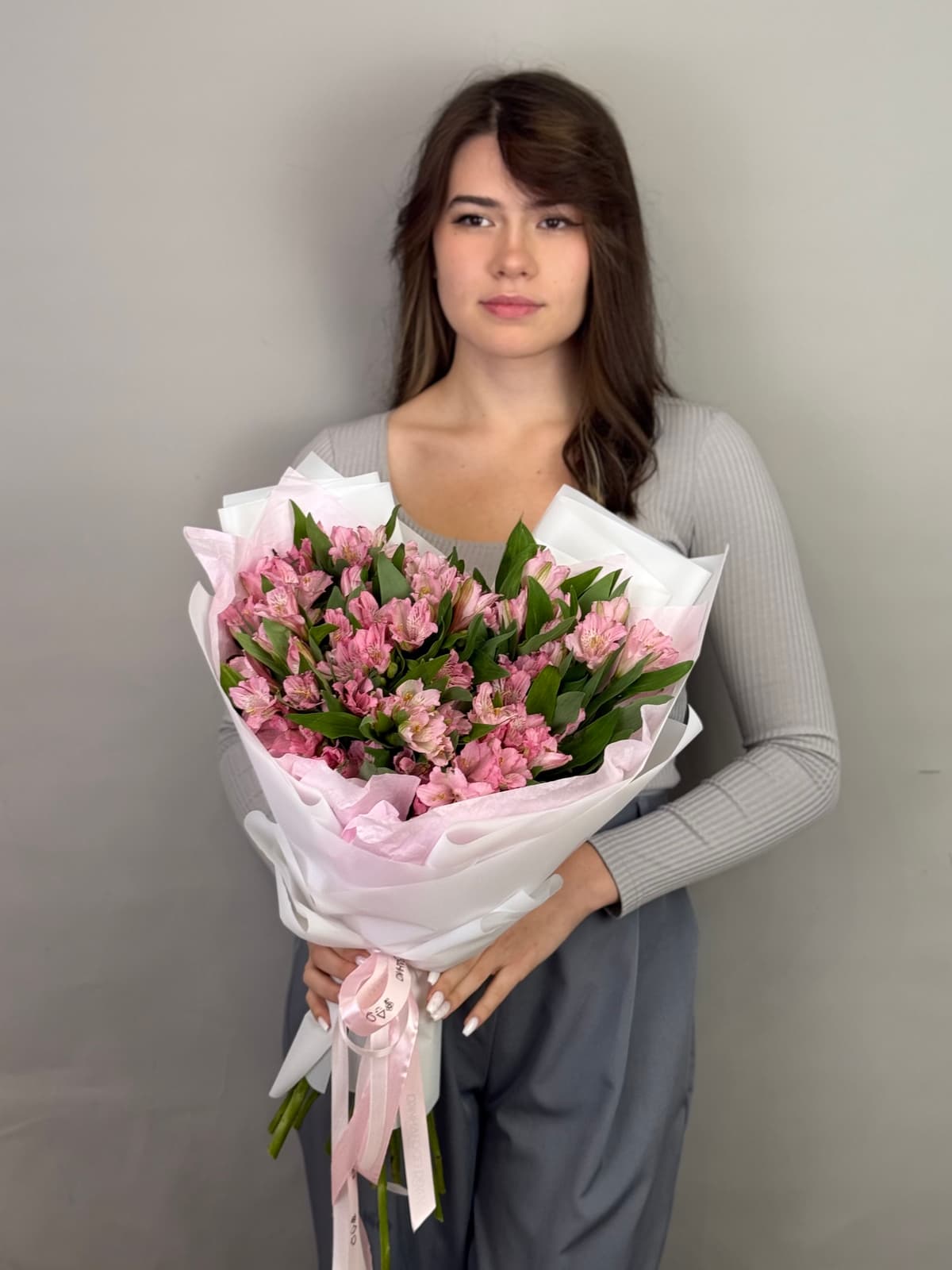 МЕГА АКЦИЯ Оригинальный букет из 15 альстромерий "Primadonna"