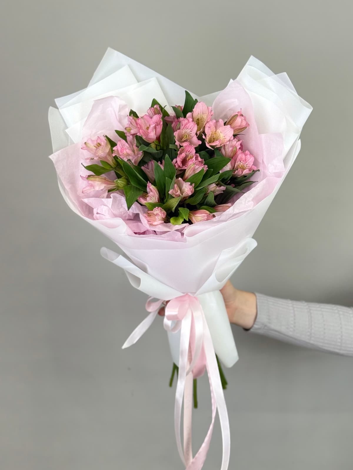 МЕГА АКЦИЯ Праздничный букет из 7 альстромерий "Primadonna"